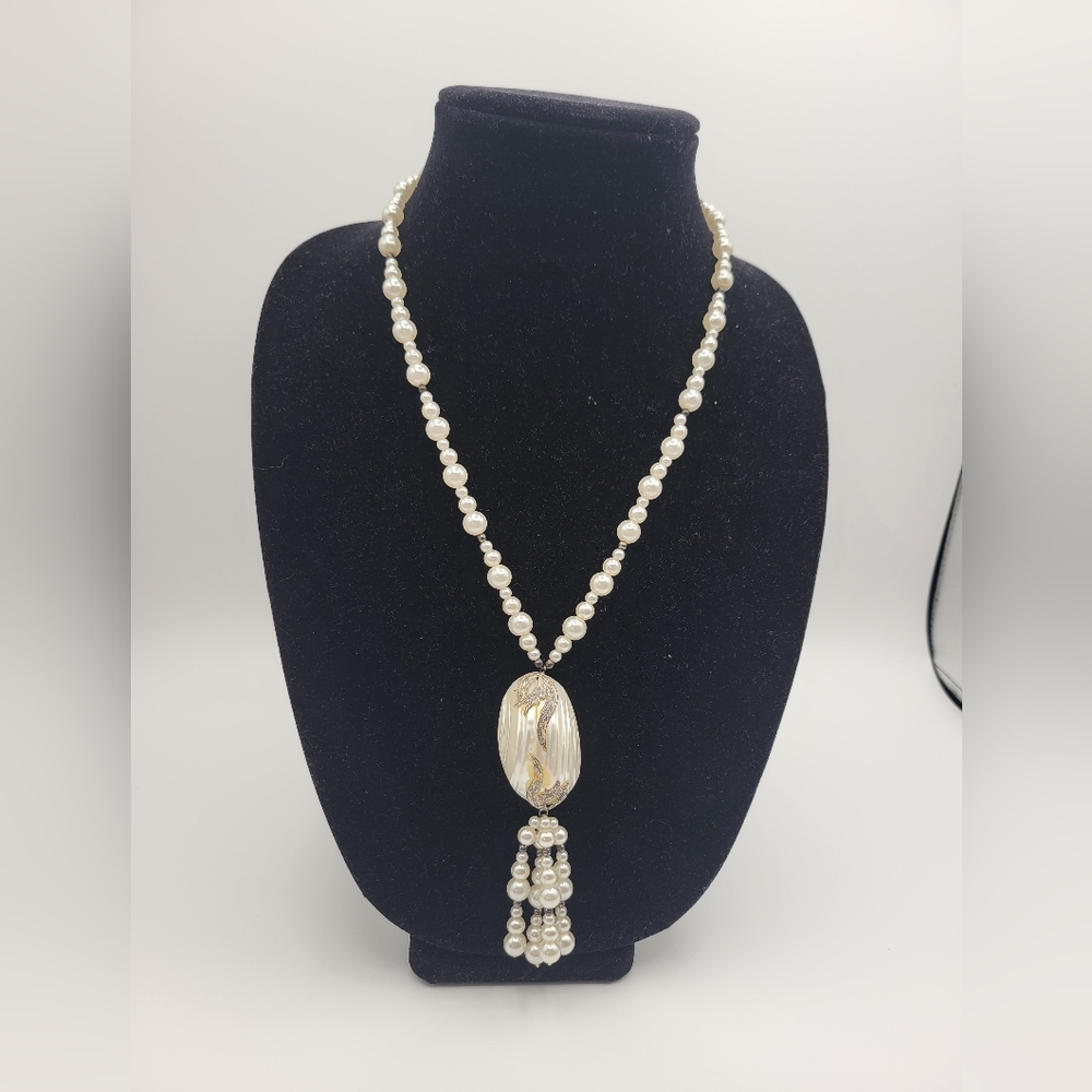 Vintage Karla Jordan Mother of pearl Faux Pearl Beaded Dangle Necklace